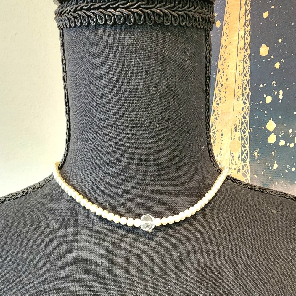 Elegant Pearl Necklace with Crystal Accent